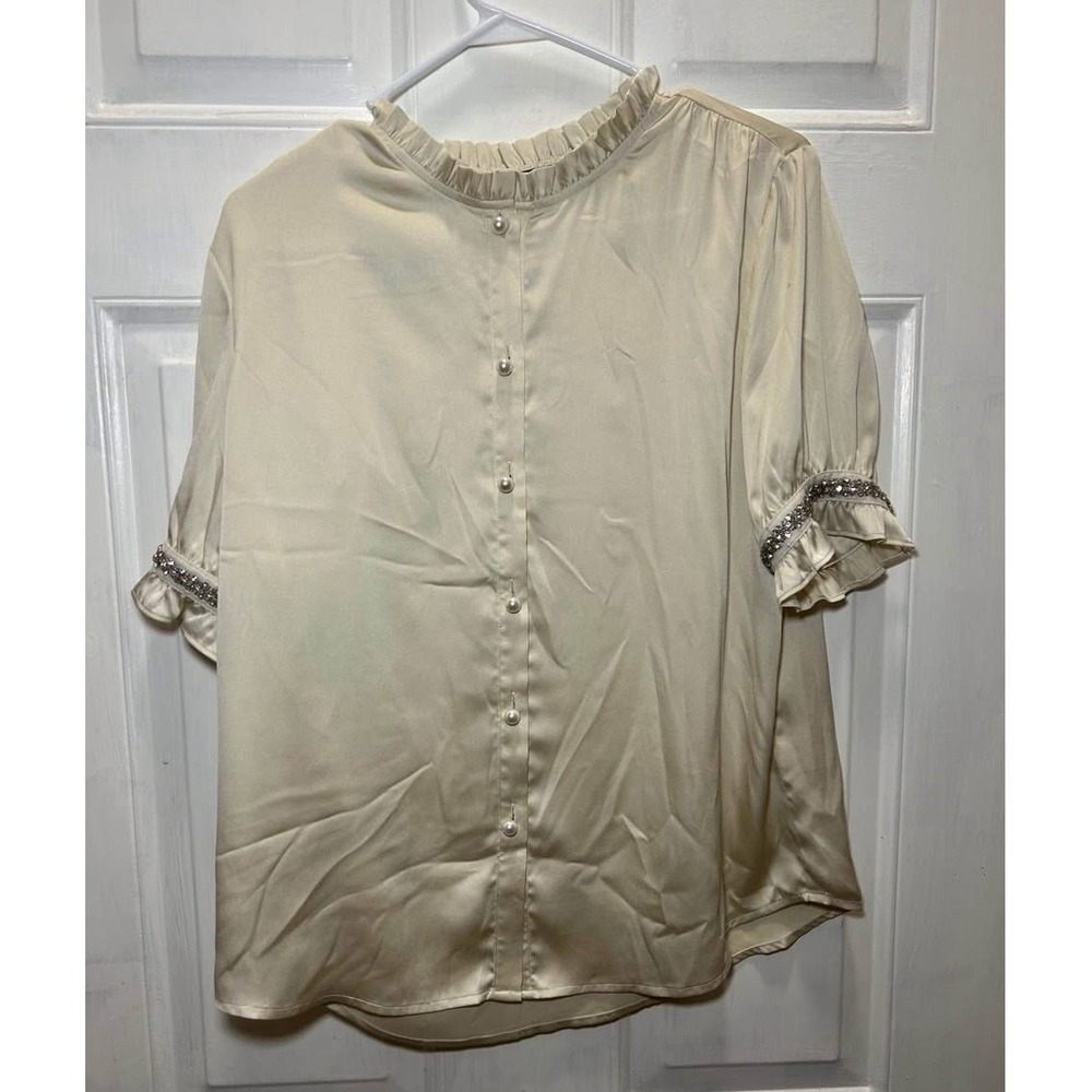 Doe & Rae Size Small Blouse Womens Cream Short Sleeve Pearl Buttons NWOT